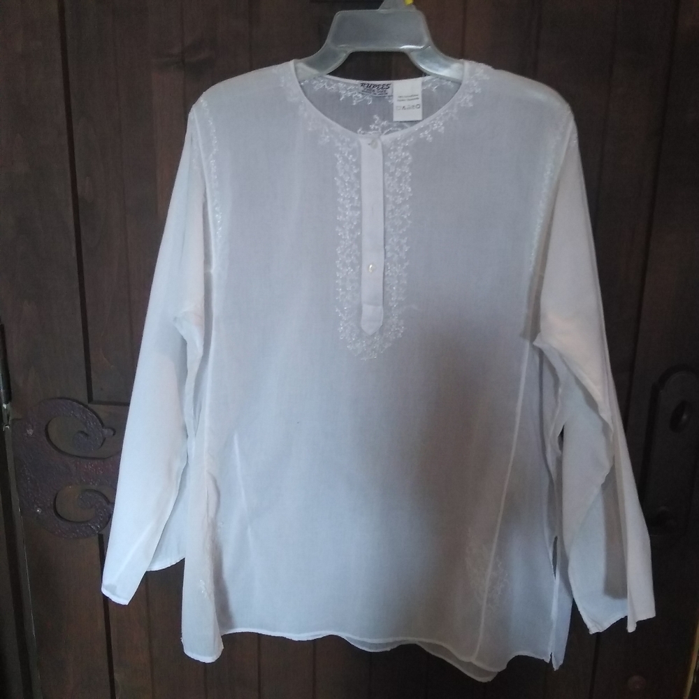 White tunic with embroidery